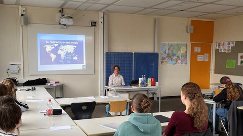 Das Projekt Wahlwatching in Ulm: Schüler können als Wahlbeobachter lernen, wie eine Landtagswahl funktioniert