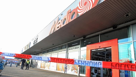 Der Media Markt in der Blaubeurer Straße in Ulm wurde nach dem Messerangriff geschlossen. 