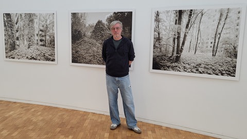 Der Fotograf und Kurator der Ausstellung "Tschernobyl" im Stadthaus Ulm, Volker Kreidler. Er hat in der Sperrzone dokumentiert, wie die Natur sich ihr Terrain zurückholt.