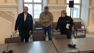 Am Landgericht Ellwangen hat der Prozess wegen versuchten Totschlags in Schwäbisch Gmünd begonnen.