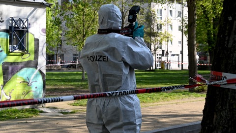 Der Karlsplatz gilt in Ulm schon lange als Brennpunkt. In der Nacht auf Samstag dort ein 75-jähriger Mann überfallen und lebensgefährlich verletzt worden.
