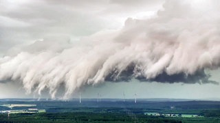 Eine große Gewitterwolke über dem Landkreis Heidenheim. EIn Unwetter brachte am Dienstagabend Sturm und taubeneigroße Hagelkörner.