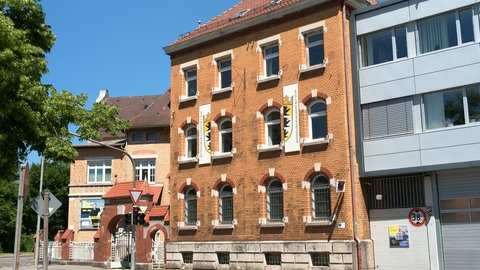 Auch das Gefängnis in der Thalfinger Straße in Ulm muss notfalls bei einer möglichen Bombenentschärfung geräumt werden.