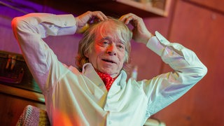 Entertainer Helge Schneider hat ein Konzert auf der Landesgartenschau in Ellwangen zunächst abgebrochen, ist dann aber wieder auf die Bühne zurückgekehrt (Symbolfoto).