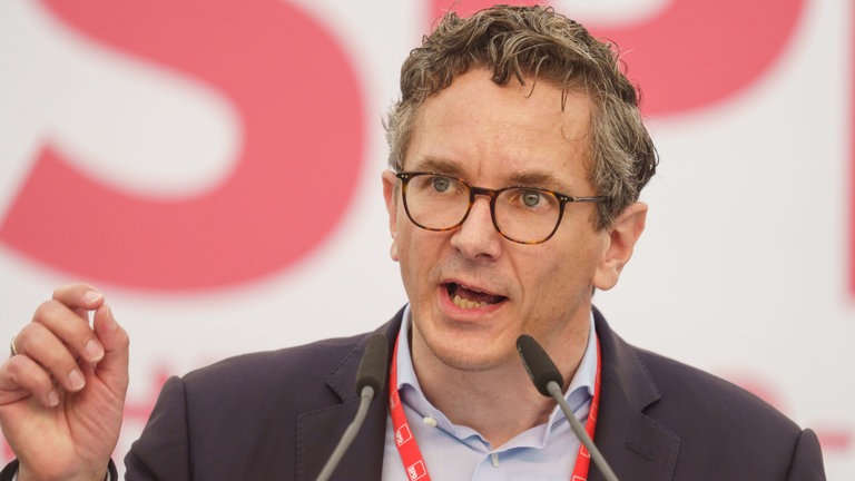 Thorsten Rudloph spricht beim Landesparteitag der SPD. 