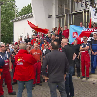 Demonstration vor dem Tadano Werk