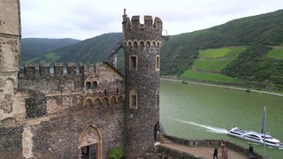 Die Jahrhunderte alte Burg Rheinfels stellt heute die größte Burg und Festungsruine am Mittelrhein dar.