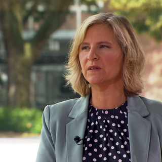 Grünen-Ministerin Eder: Deutschlandticket in Frage stellen, ist fatal