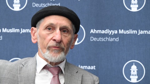 Abdullah Uwe Wagishauser, Ahmadiyya-Bundesvorsitzender in Deutschland. 
