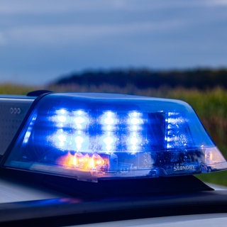 Ein Pickup erfasste auf der A63 bei Imsbach einen Mann und verletzte ihn tödlich. (Symbolbild)