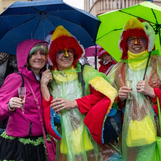 An Fastnacht kann auch das schlechte Wetter die Feierlaune nicht trüben. 