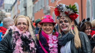 Die Weiberfastnacht ist traditionell der Übergang von der Sitzungs- zur Straßenfastnacht. Auch in diesem Jahr sind wieder in ganz RLP die Möhnen los.