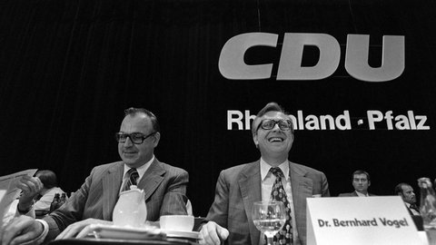 Bernhard Vogel neben Helmut Kohl auf dem 19. Landesparteitag der CDU