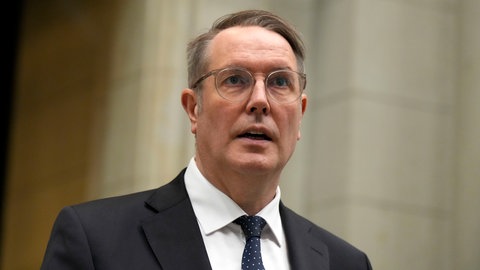 Kommt es im Bund zu Koalitionsverhandlungen von CDU und SPD ist auch der rheinland-pfälzische Ministerpräsident Alexander Schweitzer (SPD) mit von der Partie.