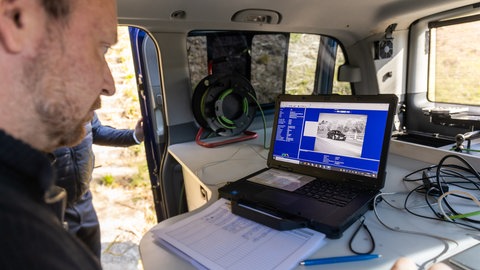 Die Polizei wertet die Fotos aus, die ein Blitzer bei der sogenannten Speedweek aufgenommen hat. Insgesamt wurden mehr als zwei Millionen Autofahrer in Rheinland-Pfalz kontrolliert.