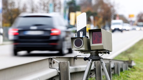 Die Polizei hat in Rheinland-Pfalz beim Blitzermarathon Millionen Autos kontrolliert und einige Tausend Raser erwischt.