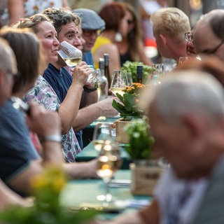 Am 1. Mai zum Weinfest, ins Schwimmbad oder auf einen neuen Wanderweg: Alles möglich in Rheinland-Pfalz!