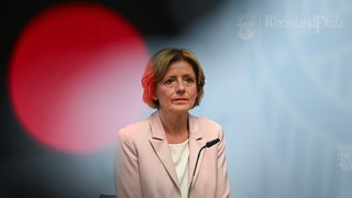 Der Verfassungsgerichtshof hat die Klage gegen die frühere rheinland-pfälzische Ministerpräsidentin Malu Dreyer (SPD) zurückgewiesen.