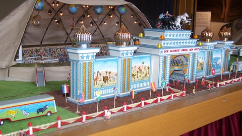 Ausstellungsstück "Der kleinste Zirkus der Welt" im "Bajasseum" in Enkenbach-Alsenborn.