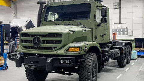 Das Modell Zetros von Daimler Truck: Auf Wunsch werden die Fahrzeuge mit gepanzerter Fahrerkabine ab Werk ausgeliefert. Daimler sieht sich nicht als Teil der Rüstungsindustrie in Rheinland-Pfalz.