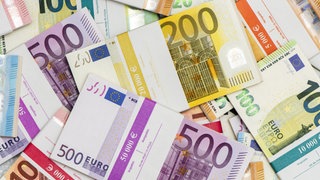 Geldbündel mit Euro Banknoten