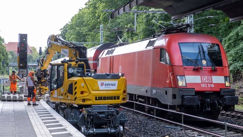 Die Deutsche Bahn baut und modernisiert. Auch in Rheinland-Pfalz sollen die Züge durch die neue Bahnstrategie besser rollen.
