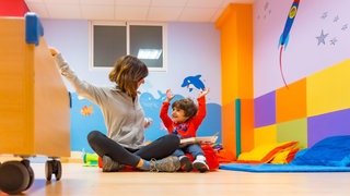 In Rheinland-Pfalz sind 76 Prozent des pädagogischen Personals in Kitas Fachkräfte. Doch ihr Anteil sinkt kontinuierlich. (Symbolbild)