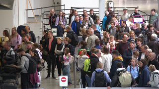Viele Reisende kommen zum Flughafen Hahn im Hunsrück, um von dort zu ihren Urlaubszielen zu starten.