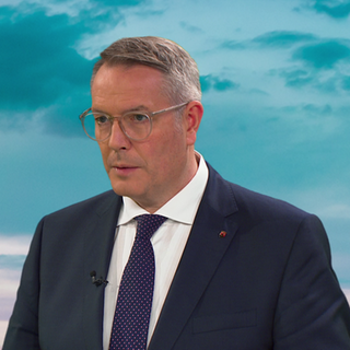 Ministerpräsicdent Alexander Schweitzer (SPD) erläutert in SWR-Interview die Forderungen der Ministerpräsidentenkonferenz an den Bund und die EU.