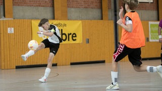 Fußballturnier von Kindern und Jugendlichen mit Diabetes im Oktober Jahr 2024. Profisport ist auch mit Diabetes möglich, sagt eine Fachärztin aus Worms. 