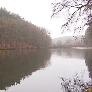 Flusslandschaft im Winter