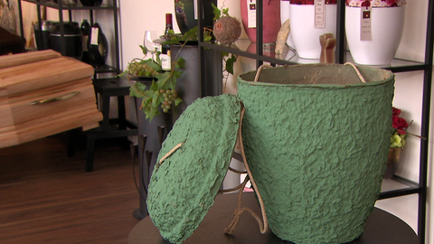 Urne aus Zellulose für Flussbestattungen