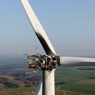 Abgebranntes Windrad