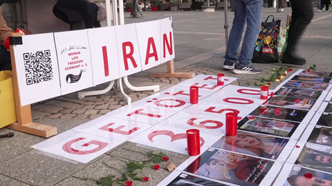Nach dem Angriff von Israel und den USA auf den Iran ist die Angst vor einer Spirale der Gewalt groß. Iranerinnen und Iraner, die hier leben, sorgen sich um Freunde und Verwandte in der Region. 