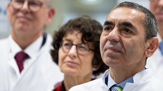 Die beiden Mitgründer Özlem Türeci und Ugur Sahin haben angekündigt, BioNTech zu verlassen und ein neues Projekt anzugehen (Archivbild)