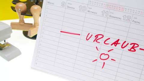 Einfach mal in den Sonderurlaub - das gibt es auch bei Beamtinnen und Beamten in Rheinland-Pfalz. 