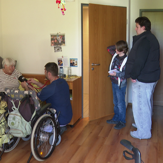 Boys Day in einem Seniorenheim in Ludwigshafen.