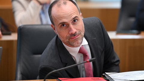 Der SPD-Politiker Clemens Hoch ist seit 2021 rheinland-pfälzischer Gesundheitsminister.