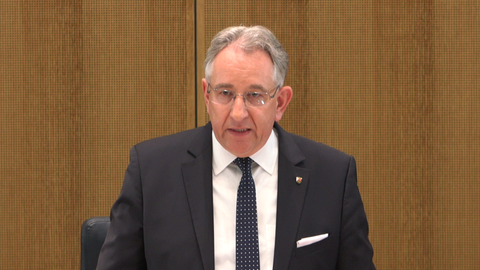 Matthias Lammert spricht im rheinland-pfälzischen Landtag. Der CDU-Politiker ist zum neuen Landtagspräsidenten gewählt worden.