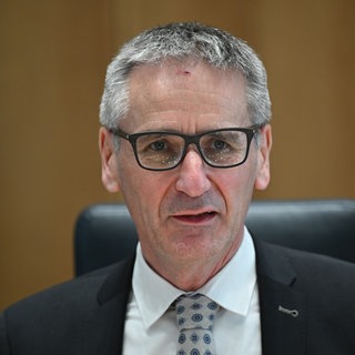 Hendrik Hering (SPD) hier noch als Landtagspräsident von Rheinland-Pfalz (Archivbild).