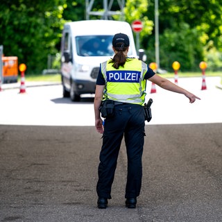 Obwohl ein neues EU-Asylsystem gilt, gehen die Grenzkontrollen in Deutschland weiter.