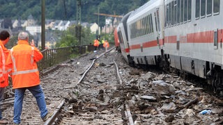 Auf der linksrheinischen Bahnstrecke bei St. Goar entgleiste 2011 ein Personenzug.