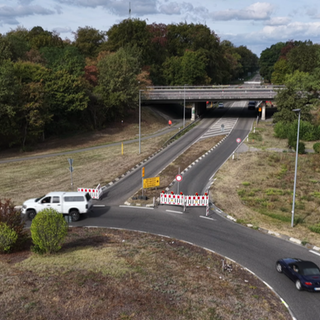 Weil die Brücke bei Speyer einsturzgefährdet ist, musste die B9 gesperrt werden.