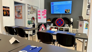 Theorieraum der Fahrschule Volker Ernst in Kaiserslautern.