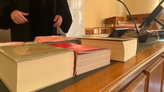 Vor dem Landgericht Zweibrücken hat heute der Prozess gegen einen Mann begonnen, der seine Kinder sexuell missbraucht haben soll.