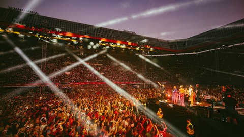 Mark Forster und seine Gäste beim Konzert auf dem Betze