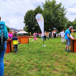 Der Spiele-Wagen des Projekts Dorfraumentwickler ist in Otterbach im Kreis Kaiserslautern.