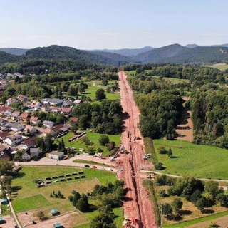 Bauarbeiten an der neuen Gasleitung durch den Pfälzerwald