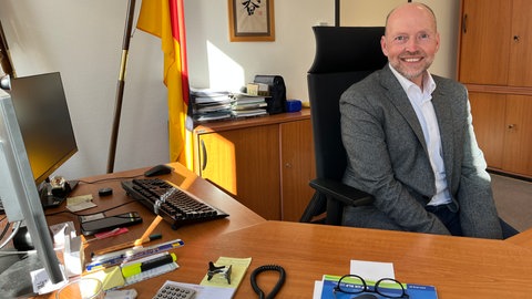 In Kaiserslautern stehen die Menschen vor der Ausländerbehöre Schlange