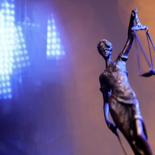 Die Polizei hat Ende August 2024 zwei Männer bei der Übergabe von Kokain festgenommen - ein Mann aus Eisenberg unnd seinen Drogenlieferanten aus NRW. Jetzt wurden sie in Kaiserslautern verurteilt.